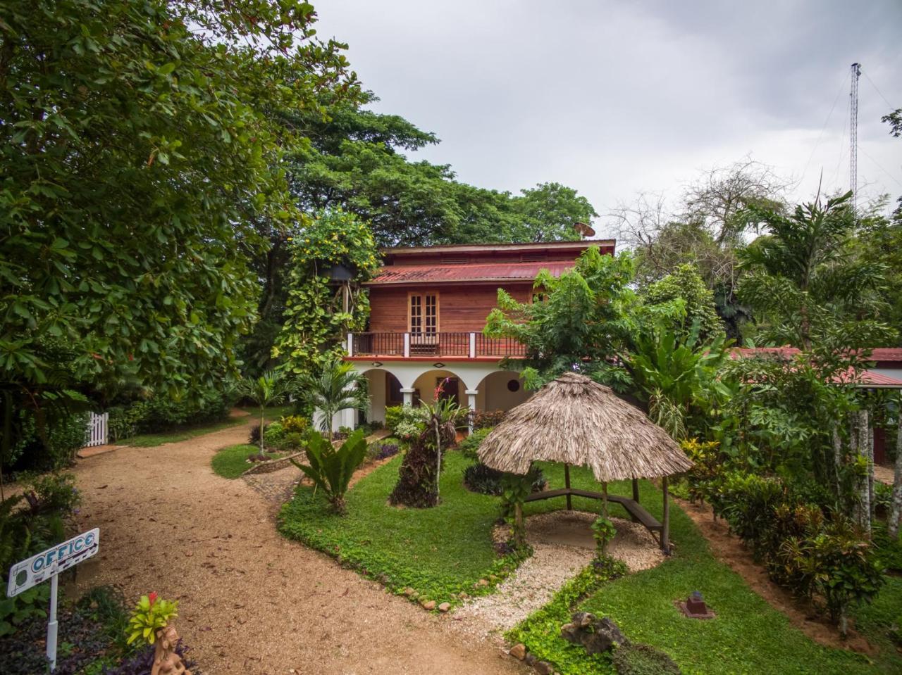 Sweet Songs Jungle Lodge San Ignacio Exterior photo